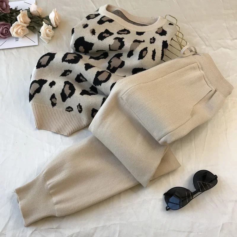 Wide - Leg Women's Chiffon Palazzo Pants for a Flowy AppealLeopard print pullover long-sleeved sweater + simple skinny pants suit