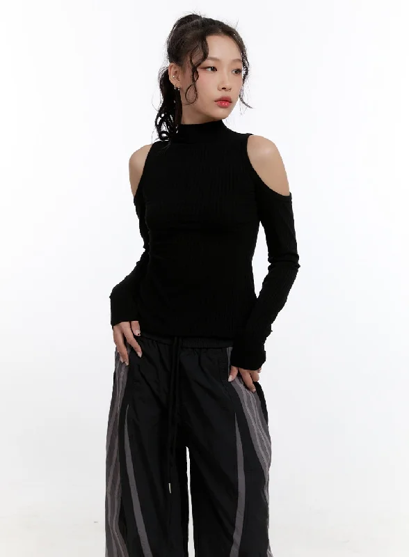 Thermal Women Long Sleeve Top for Extra Warmth in WinterSlim-Fit Turtleneck Cut Out Top CN421