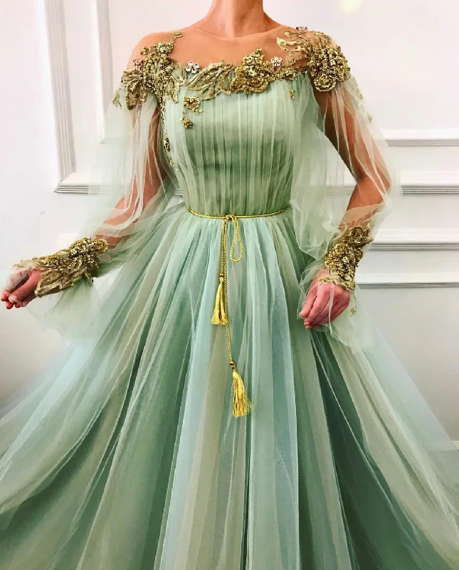 Empire Waist Women Dress to Accentuate the Bust and Conceal the WaistCharming Moss Gown